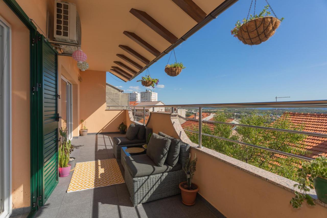 Apartments Franchese Шибеник Экстерьер фото