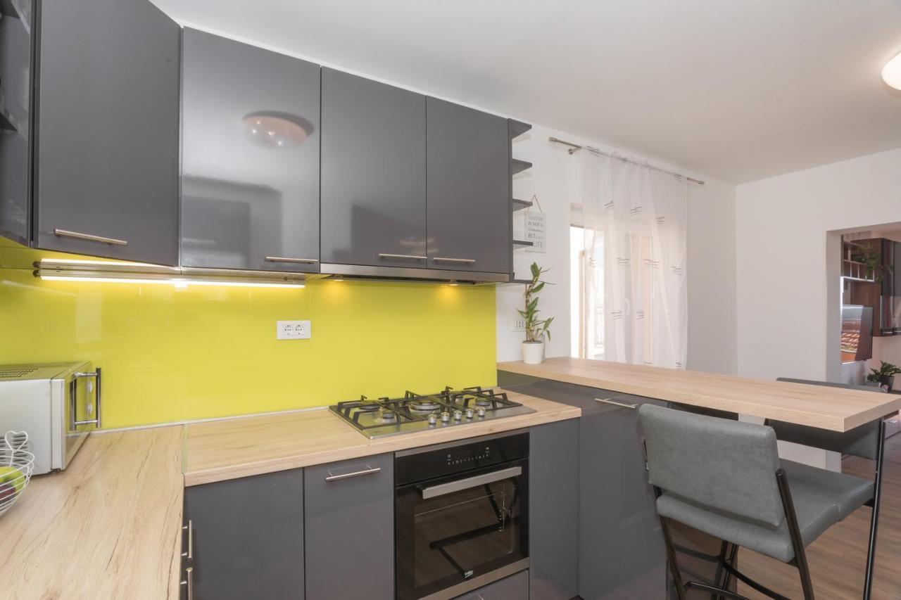 Apartments Franchese Шибеник Экстерьер фото